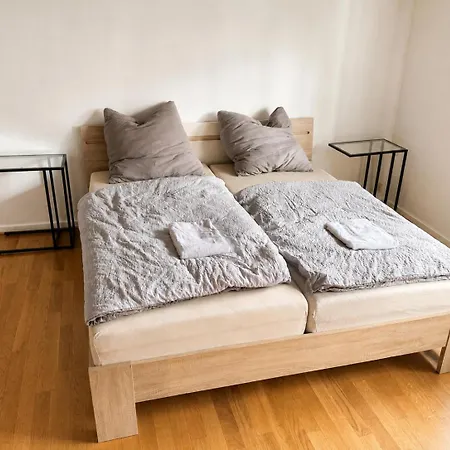 Flats Historic 3 4 Bett Apartment, 2 Schlafzimmer, Smarttv, Kuechenzeile