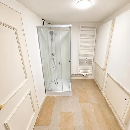 Flats Historic 3 4 Bett Apartment, 2 Schlafzimmer, Smarttv, Kuechenzeile 아파트