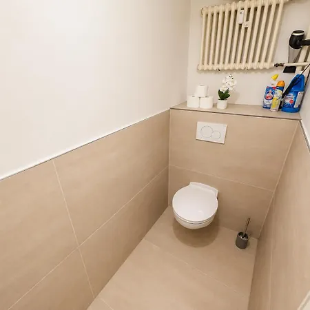 아파트 Flats Historic 3 4 Bett Apartment, 2 Schlafzimmer, Smarttv, Kuechenzeile *